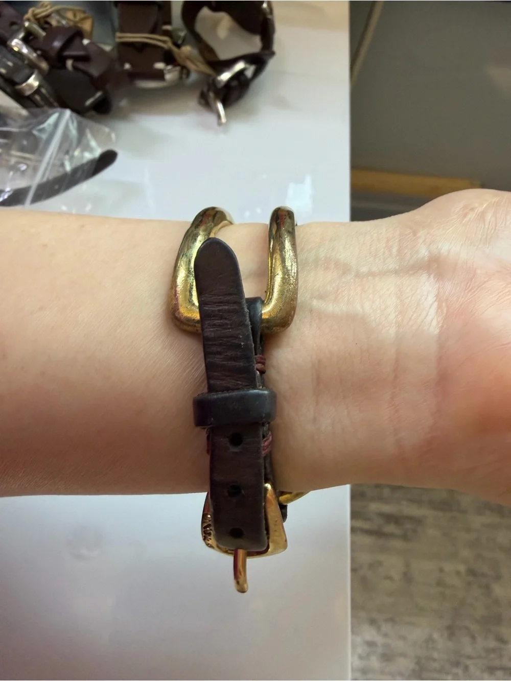 Bathed 18K gold-leather and metal watch
